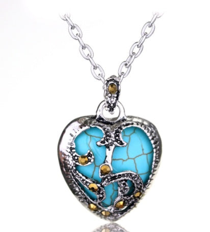 Heart of the Ocean crystal pendant - perfect romantic gift