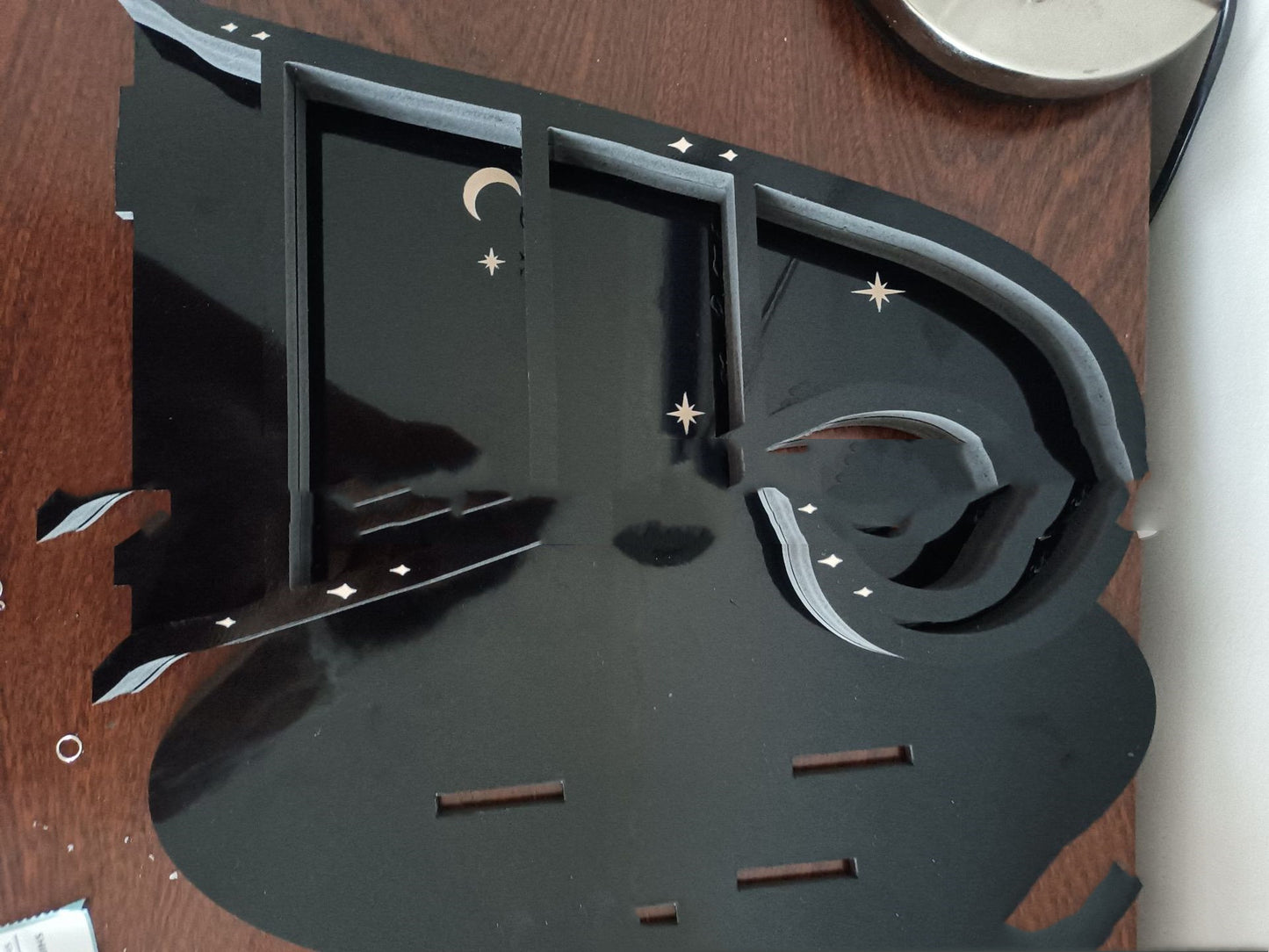 Witch hat travel organizer for crystals close-up